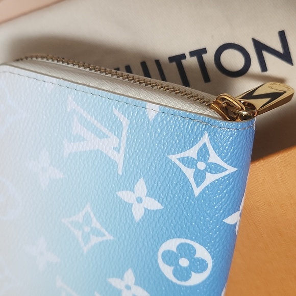 Mint Cond RFID Mic Louis Vuitton By the Pool Blue Large Zippy Wallet. Full Set - Picture 12 of 17